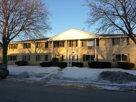 Building Photo - 2370 S 107th St