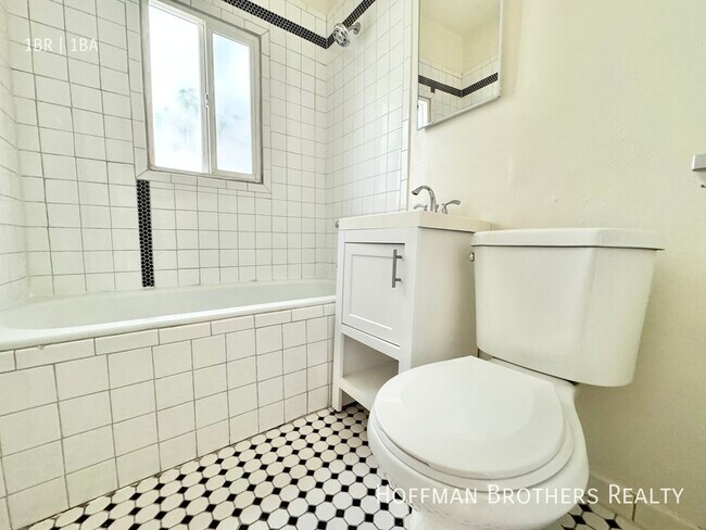 Building Photo - 808 Lucile Ave