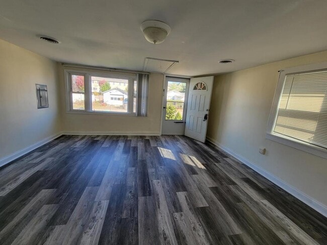 Building Photo - 53 Salem Pl