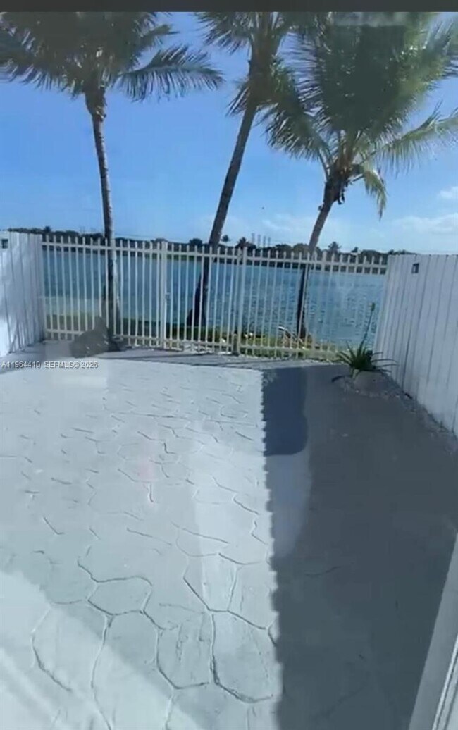 Building Photo - 17561 SW 140th Ct