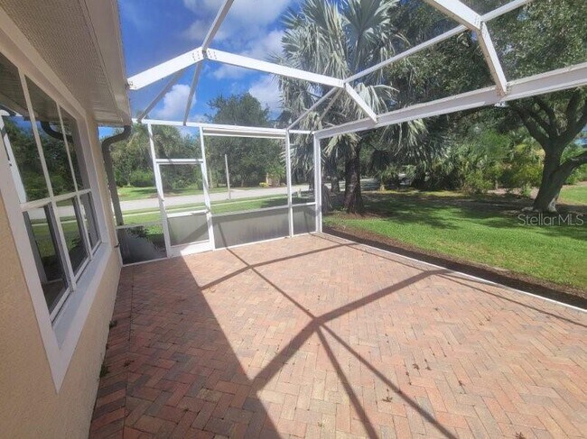 Building Photo - 4665 Whispering Oaks Dr