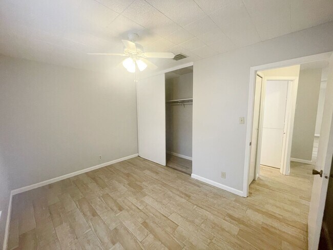 Building Photo - 11719 Country Springs St