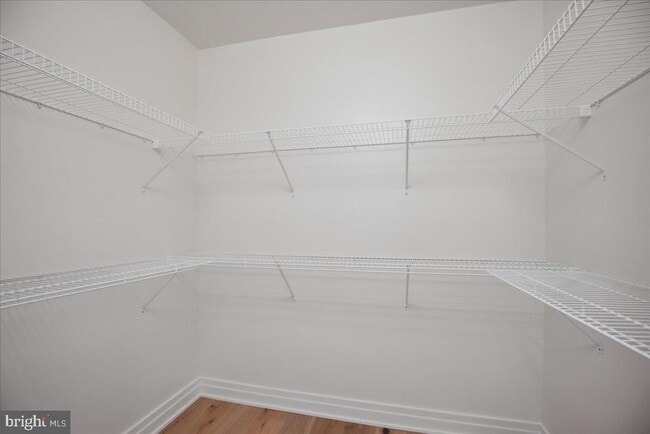 Building Photo - 923 V St NW