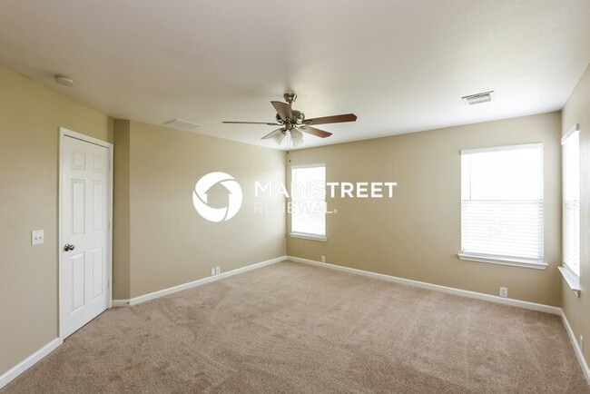 Building Photo - 4 Bedroom Pet-Friendly Home in Schertz, TX with Main Street Renewal