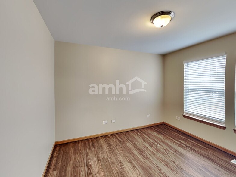Building Photo - 3229 Kenilworth Ln