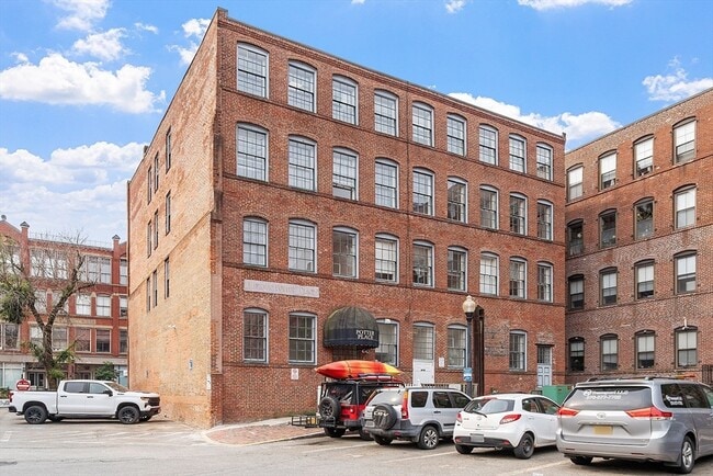 Building Photo - 57 Washington St