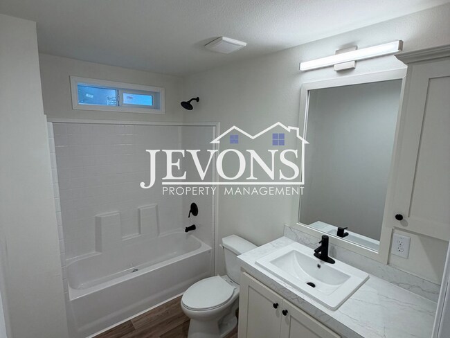 Building Photo - Charming Maple Valley Home on a Quiet Residential Street