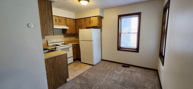 Building Photo - 114 King Ave