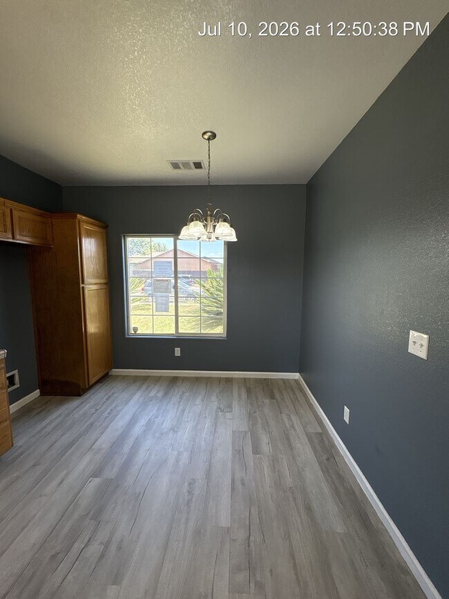 Building Photo - Lovely Home Now Available!
