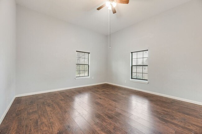 Building Photo - 500 E Main St