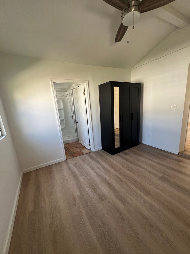 Building Photo - 1725 Kent St