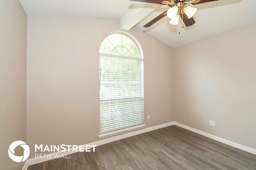 Building Photo - 1693 Spring Branch Dr W