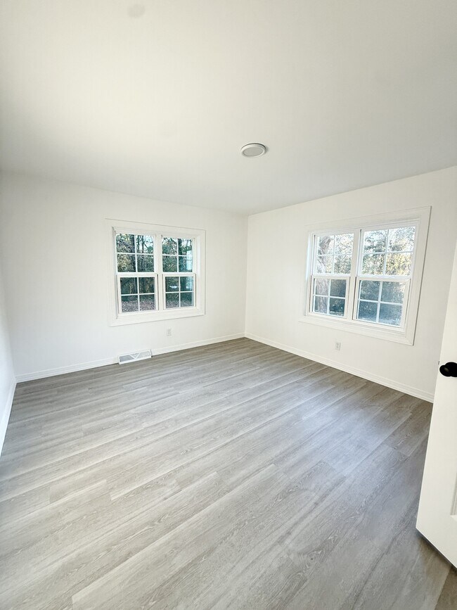 Building Photo - 310 Highland St