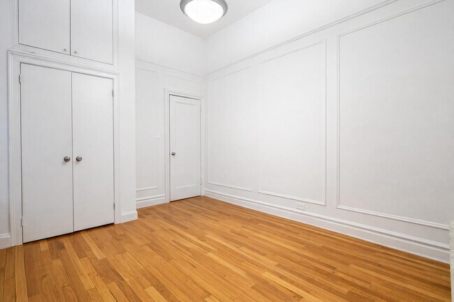 Building Photo - 664 W 163rd St