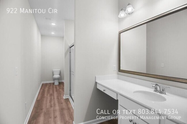 Building Photo - 922 Manitou Cir