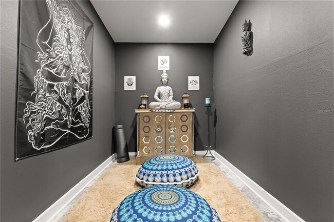 Building Photo - 5611 S Sheridan Rd