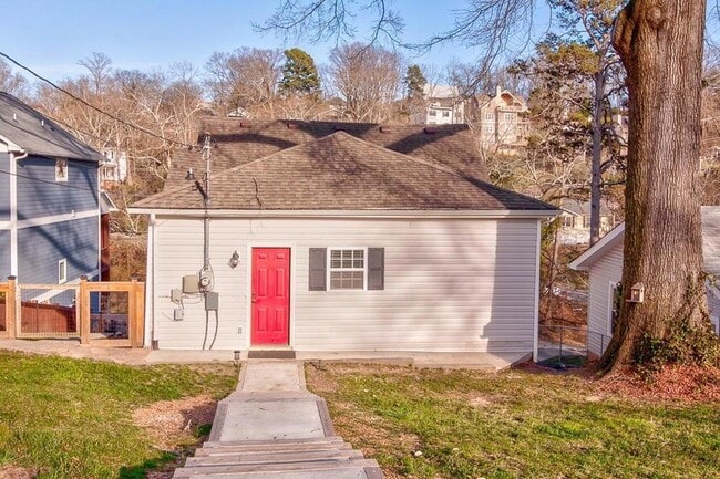 Primary Photo - 1002 Boylston St