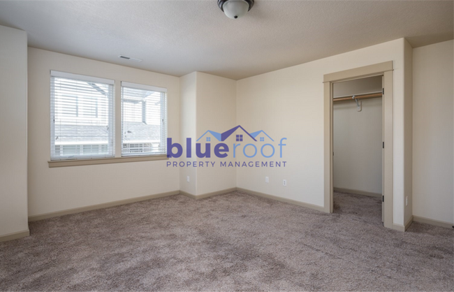 Building Photo - 7761 NE Mary Beth Ln