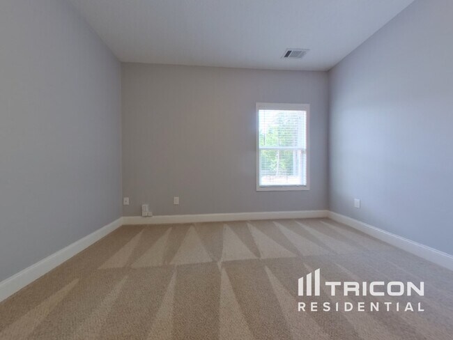 Building Photo - 511 Cole Creek Dr
