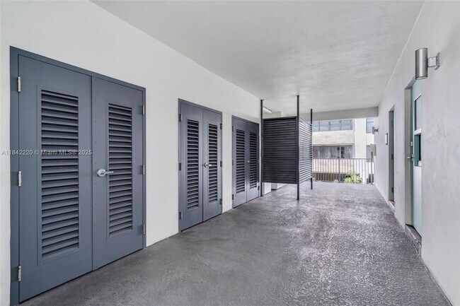 Building Photo - 300 Galen Dr