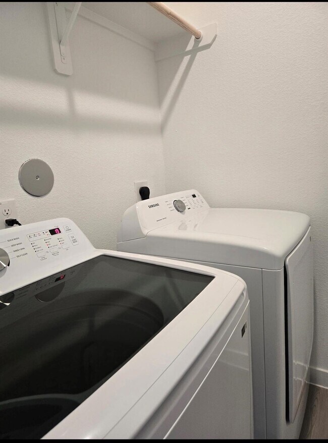 Building Photo - 31927 Rich Mdw Ct