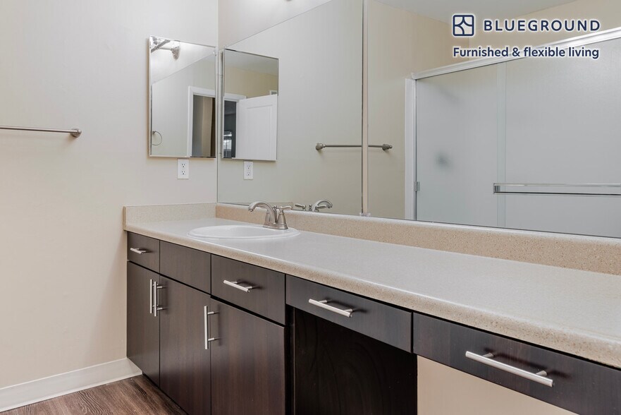 Building Photo - 788 Edgewater Blvd