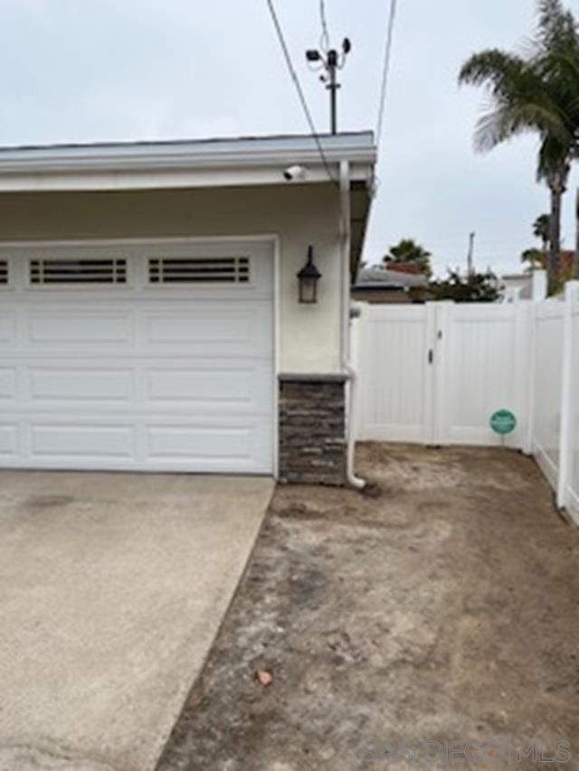Building Photo - 4029 Mt Brundage Ave