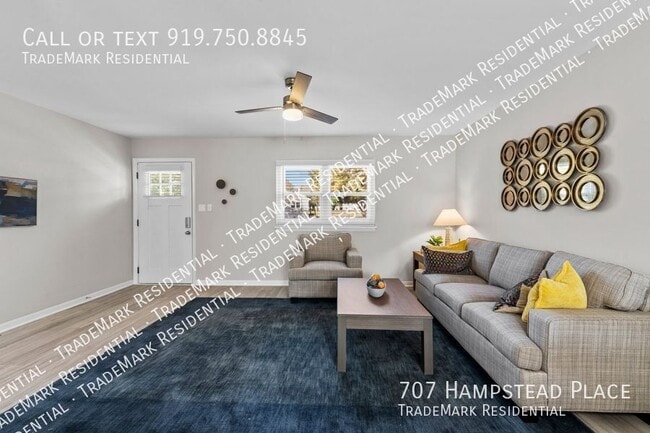 Building Photo - 707 Hampstead Pl