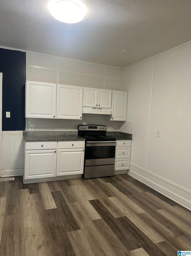 Building Photo - 309 W Parkway Ave