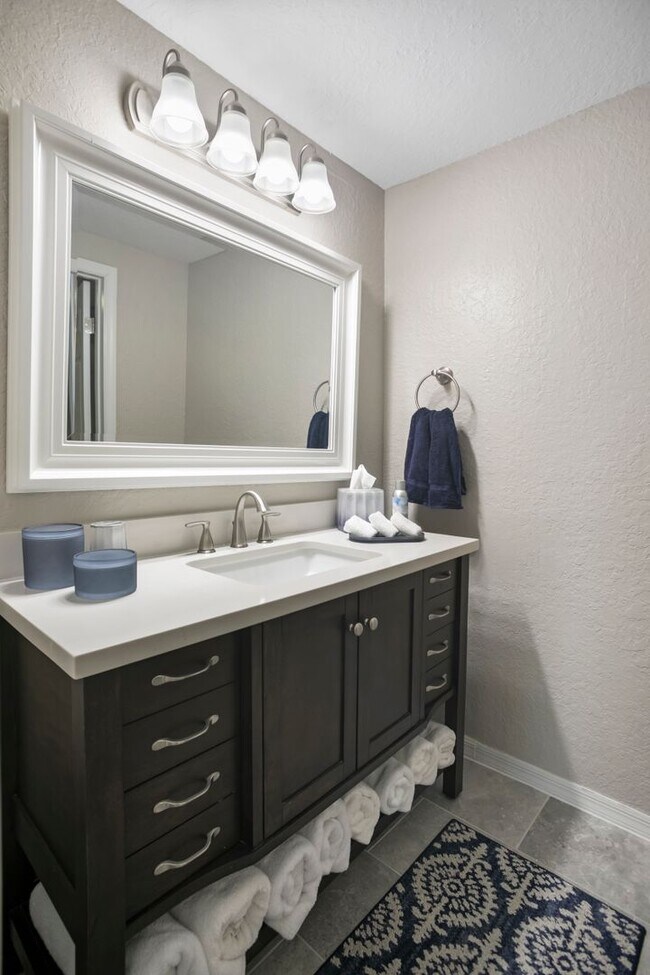 Building Photo - ** THE TIDES AT PELCIAN LANDING ** 2 BED /...