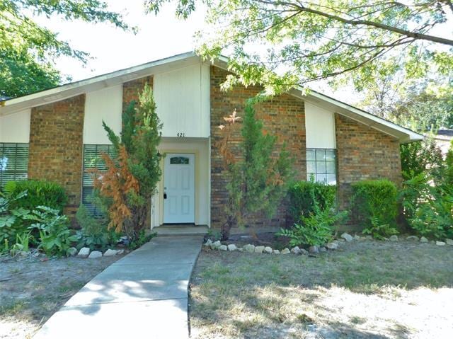 Building Photo - 421 Shadowcrest Ln