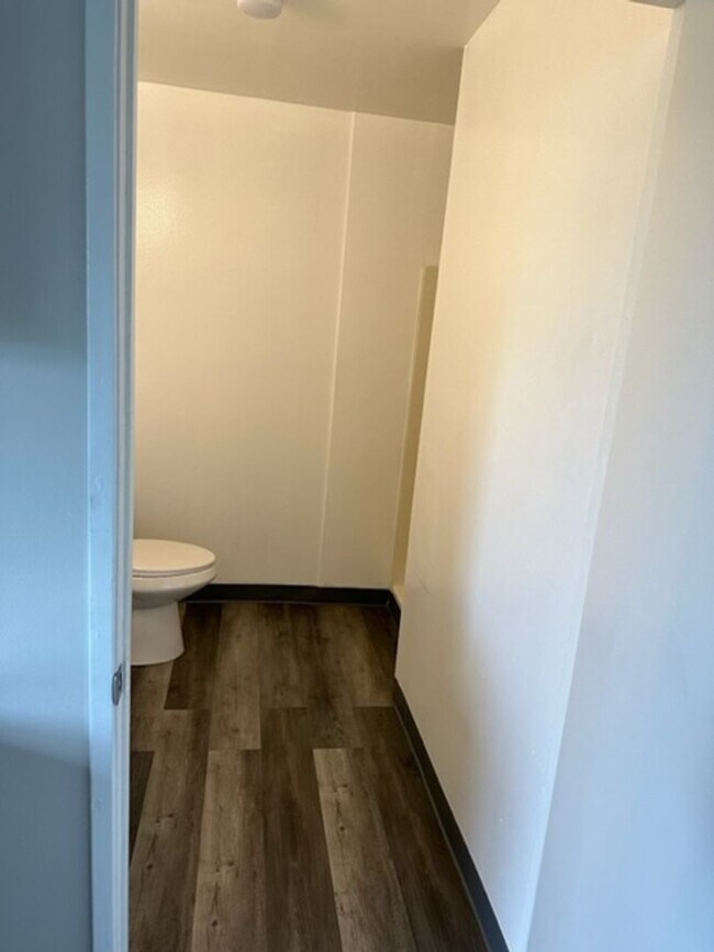 Building Photo - KLUMP6003 - 6003 Klump Avenue/11231 Oxnard...