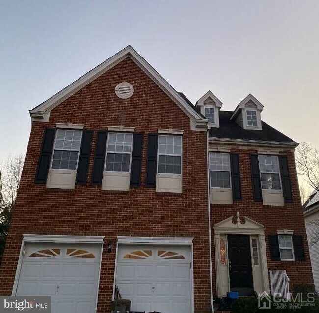 Building Photo - 33 Marion Dr