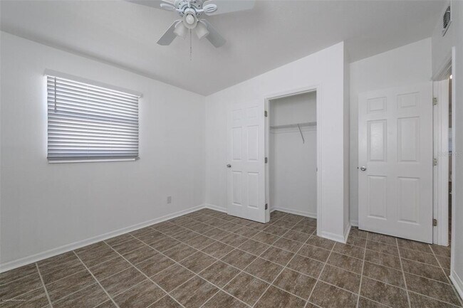 Building Photo - 927 W Olympia Ave