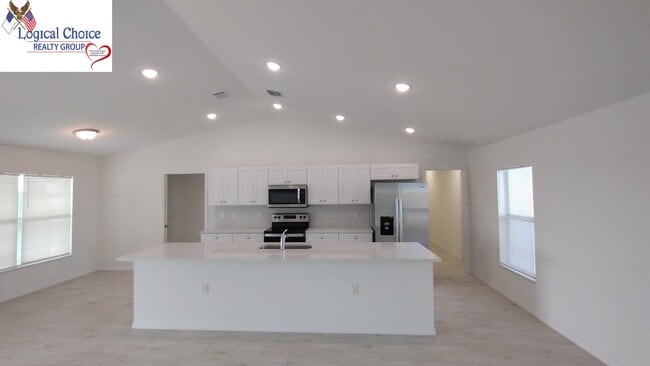 Building Photo - 3006 NW 9th St