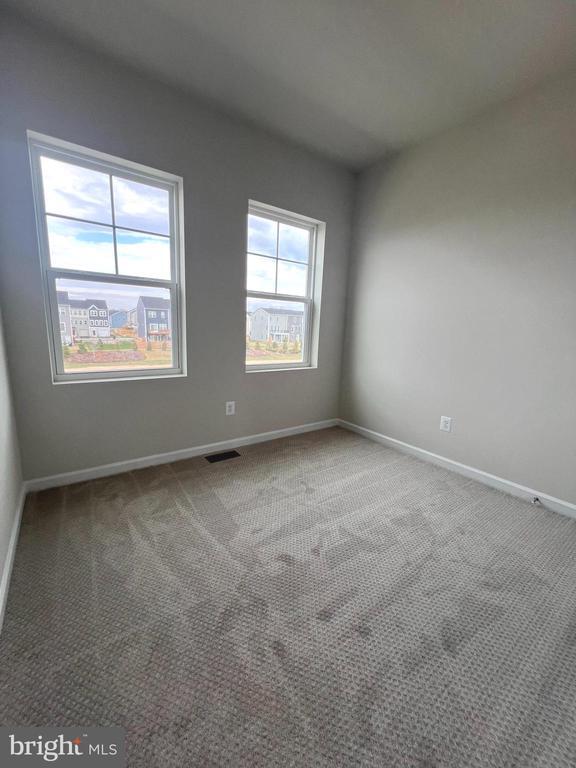 Building Photo - 102 FLAXEN MANE Ct