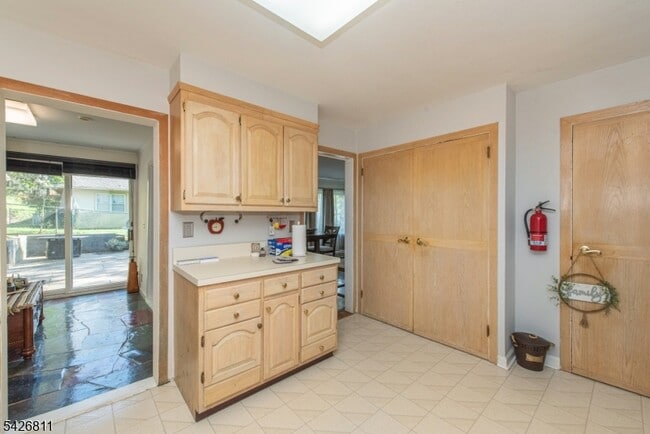 Building Photo - 123 Smull Ave