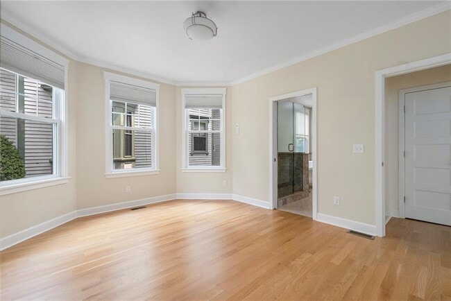 Building Photo - 597 Angell St