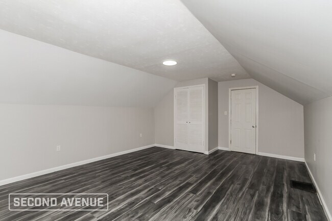 Building Photo - 3302 Broadwell Ave