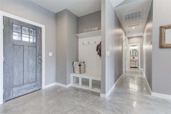 Building Photo - 505 Chantilly Ln