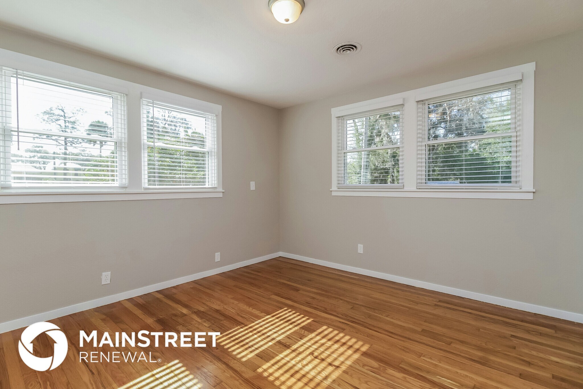 Building Photo - 840 N Florida Ave