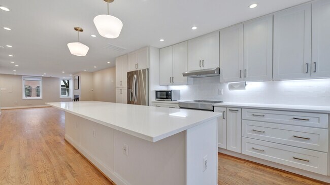 Building Photo - 29 Bates St NW