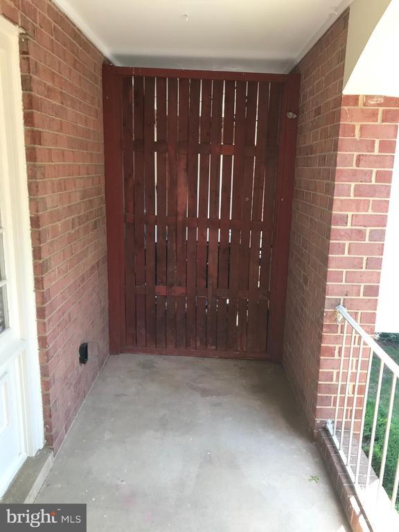 Building Photo - 5911 Prince James Dr