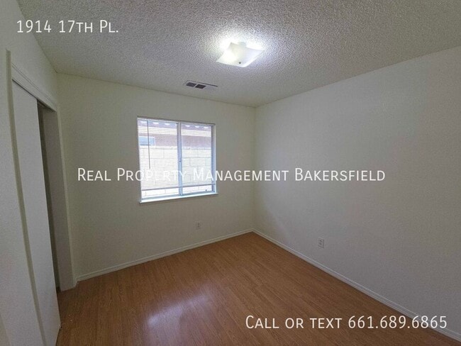 Building Photo - 1914 17th Pl