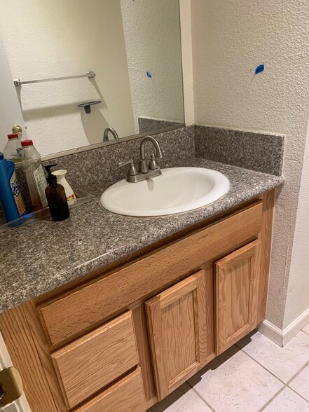 Bathroom counter top - 106 N Chapel Ave