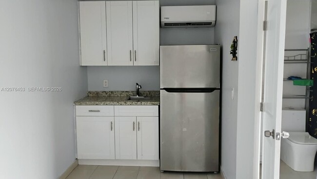 Building Photo - 2421 SW 93rd Ct