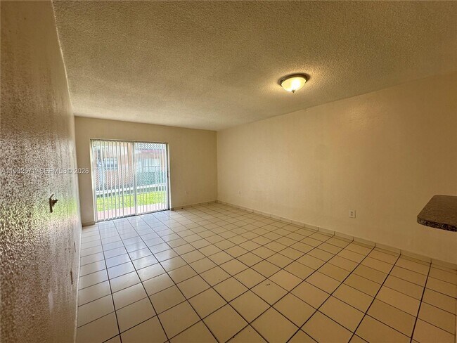 Building Photo - 1008 NW 45th Ave