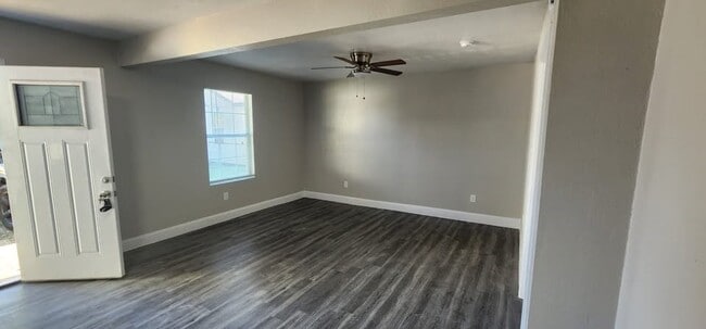 Building Photo - 6914 Gonzales St