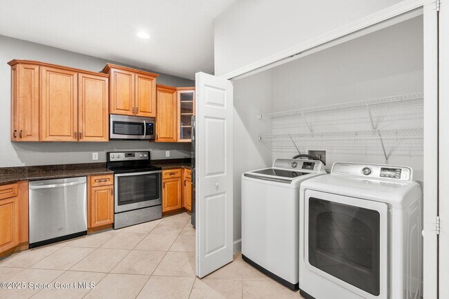 Building Photo - 3126 Arden Cir