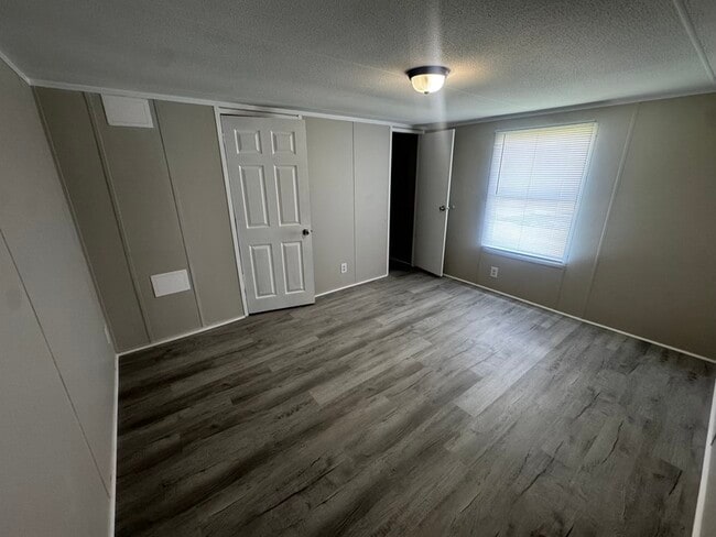 Building Photo - 417 Starlit Dr